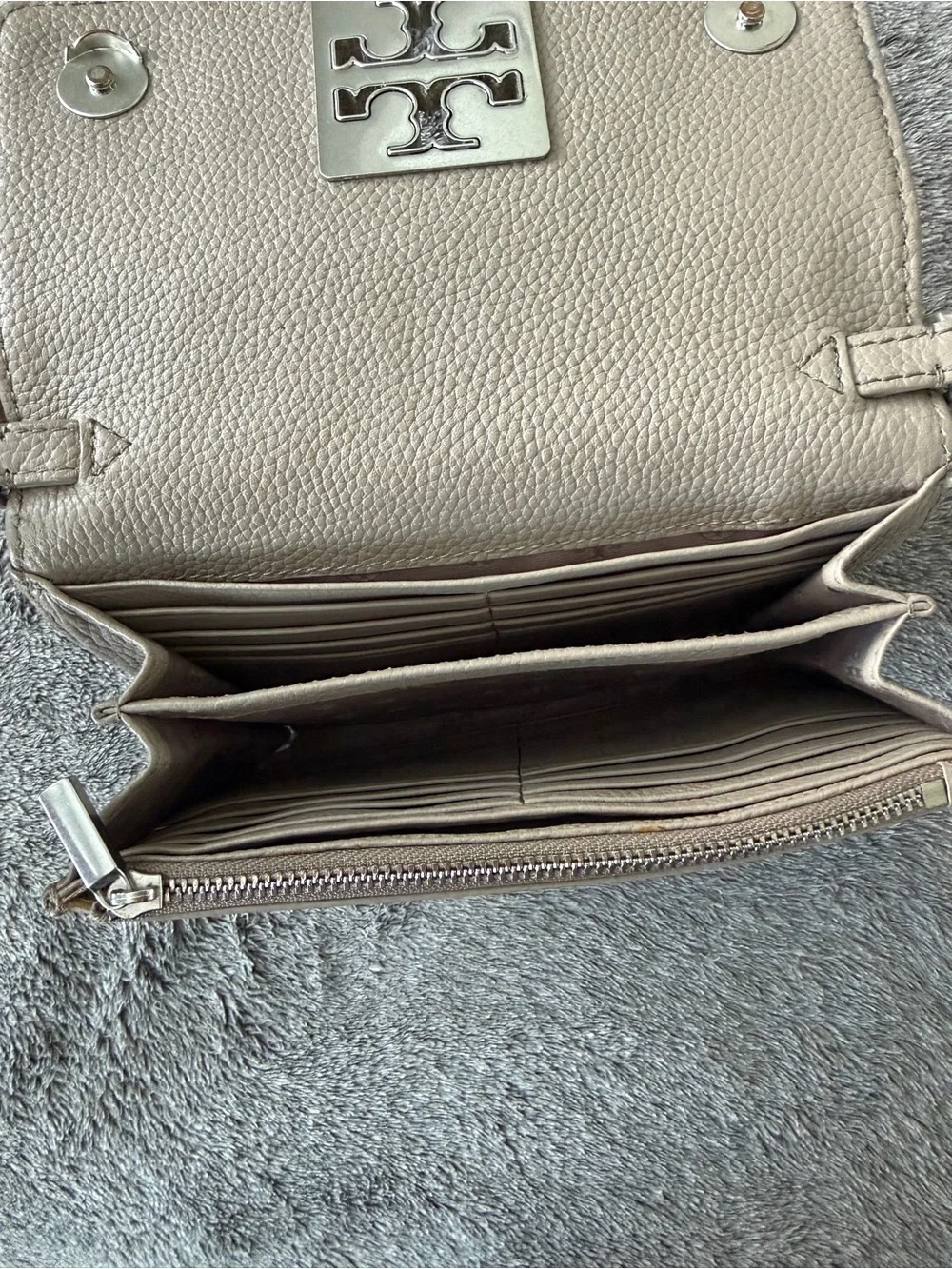 Tory Burch Britten Crossbody / Chain Shoulder Bag in Taupe